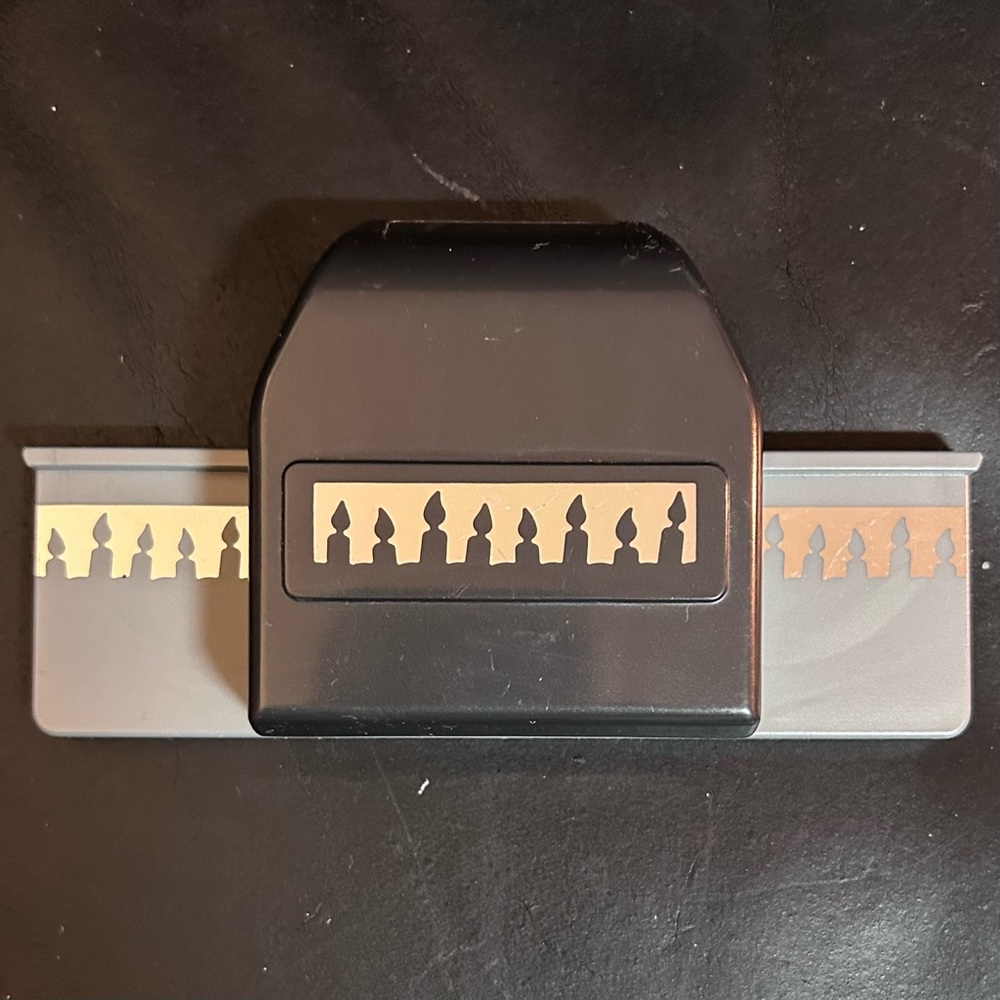 EK Success CANDLES edge punch